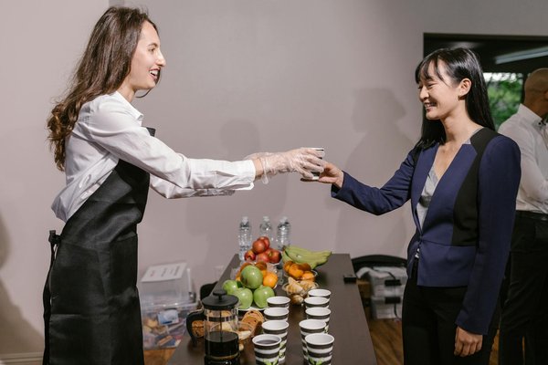 How Does the Internet Influence the Evolution of Computing in the UK?